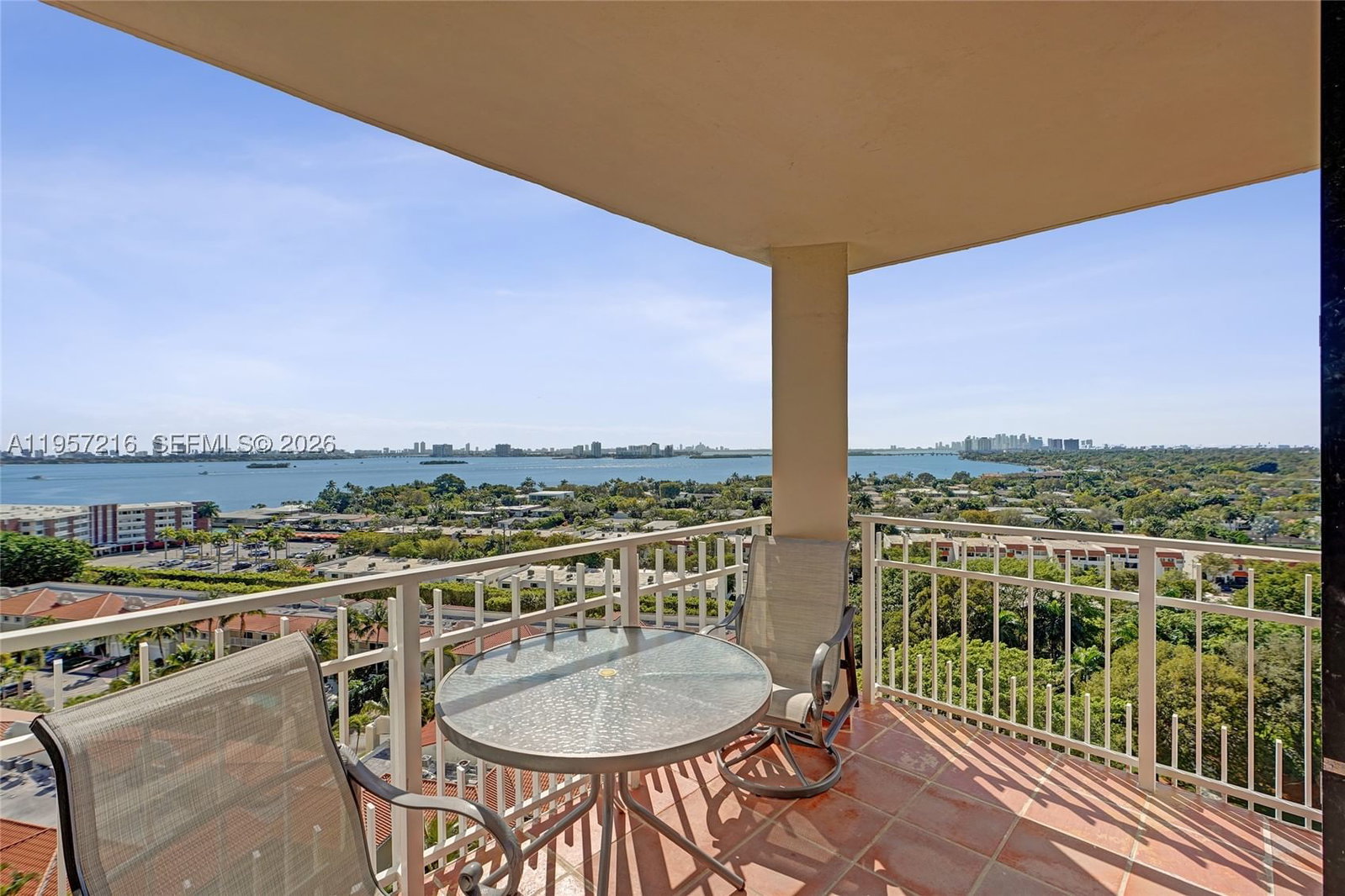 Real estate property located at 1000 Quayside Ter #1402, Miami-dade, Towers Of Quayside Condo, Miami, FL