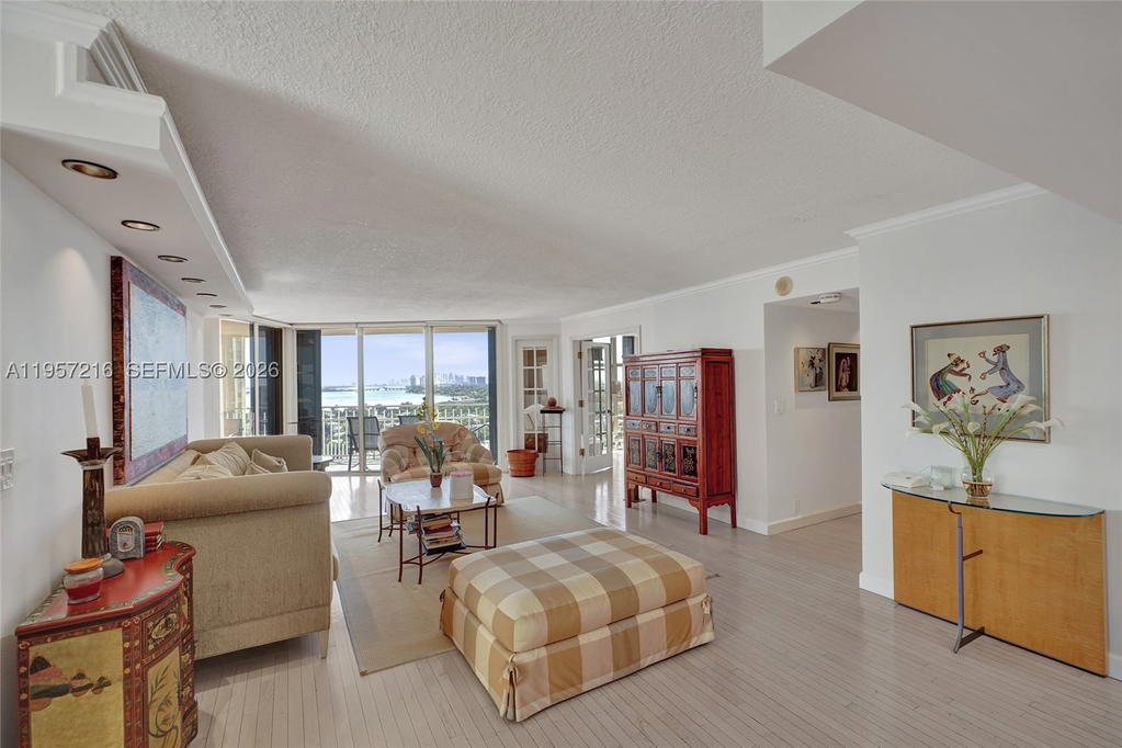 Real estate property located at 1000 Quayside Ter #1402, Miami-dade, Towers Of Quayside Condo, Miami, FL
