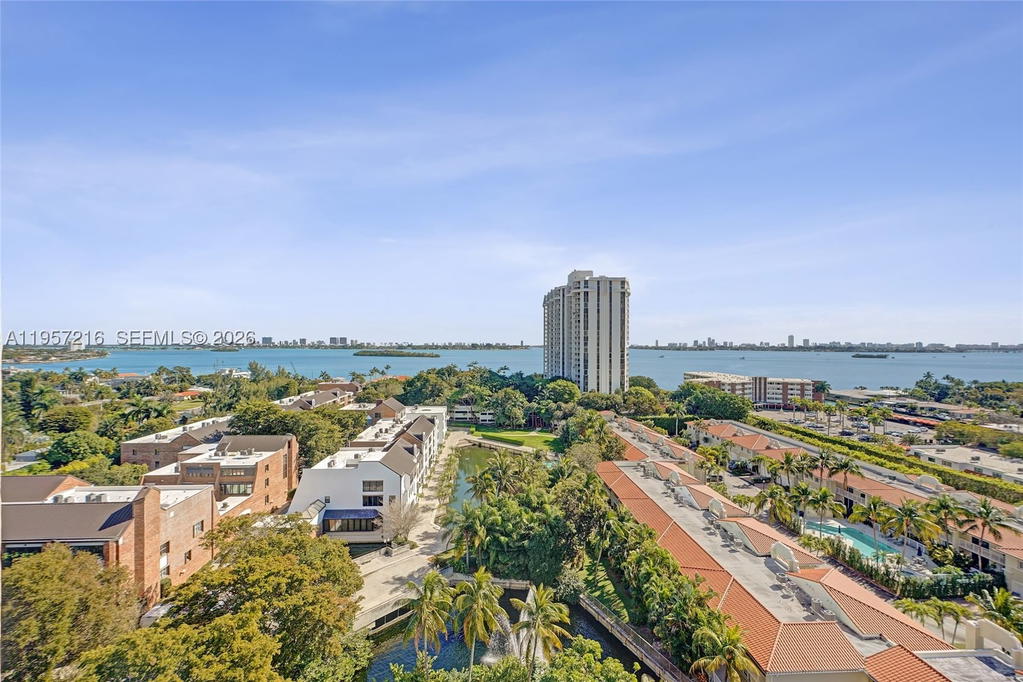 Real estate property located at 1000 Quayside Ter #1402, Miami-dade, Towers Of Quayside Condo, Miami, FL