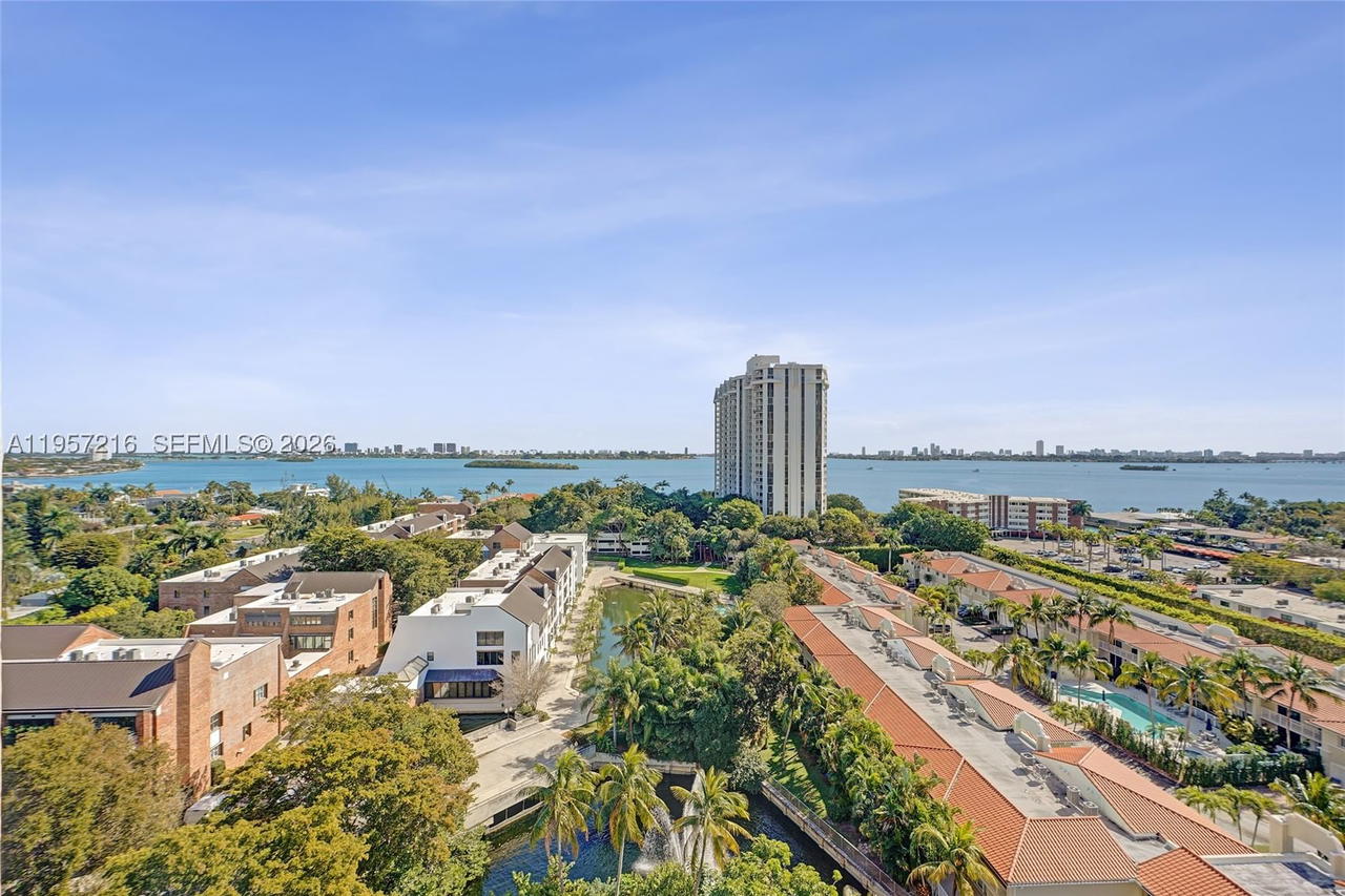 Real estate property located at 1000 Quayside Ter #1402, Miami-dade, Towers Of Quayside Condo, Miami, FL