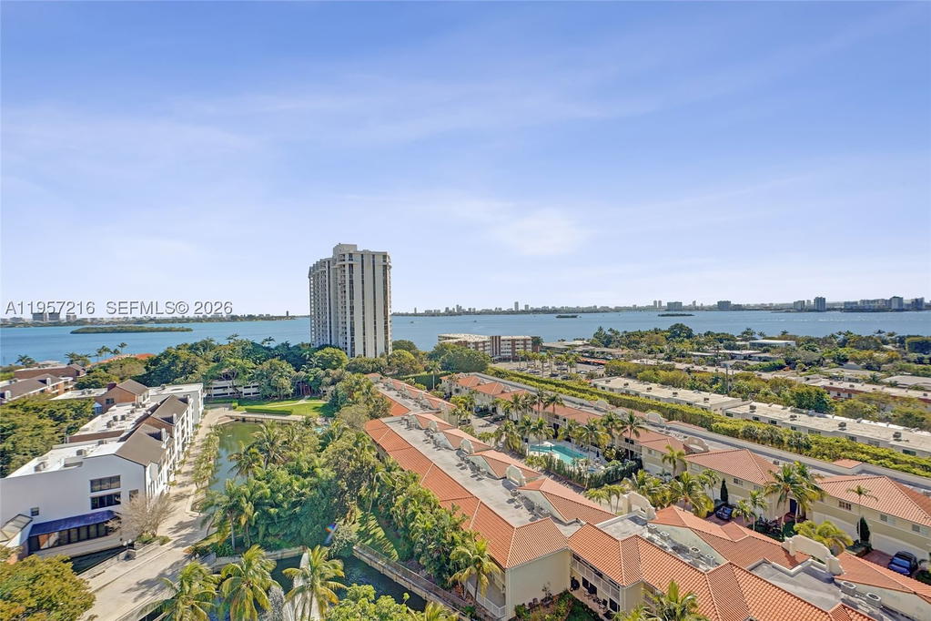 Real estate property located at 1000 Quayside Ter #1402, Miami-dade, Towers Of Quayside Condo, Miami, FL