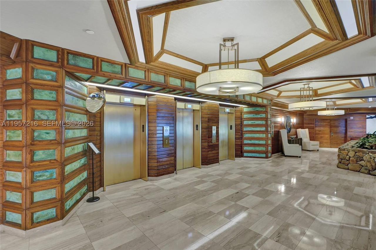 Real estate property located at 1000 Quayside Ter #1402, Miami-dade, Towers Of Quayside Condo, Miami, FL