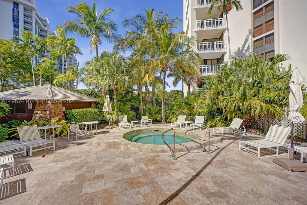 Real estate property located at 1000 Quayside Ter #1402, Miami-dade, Towers Of Quayside Condo, Miami, FL
