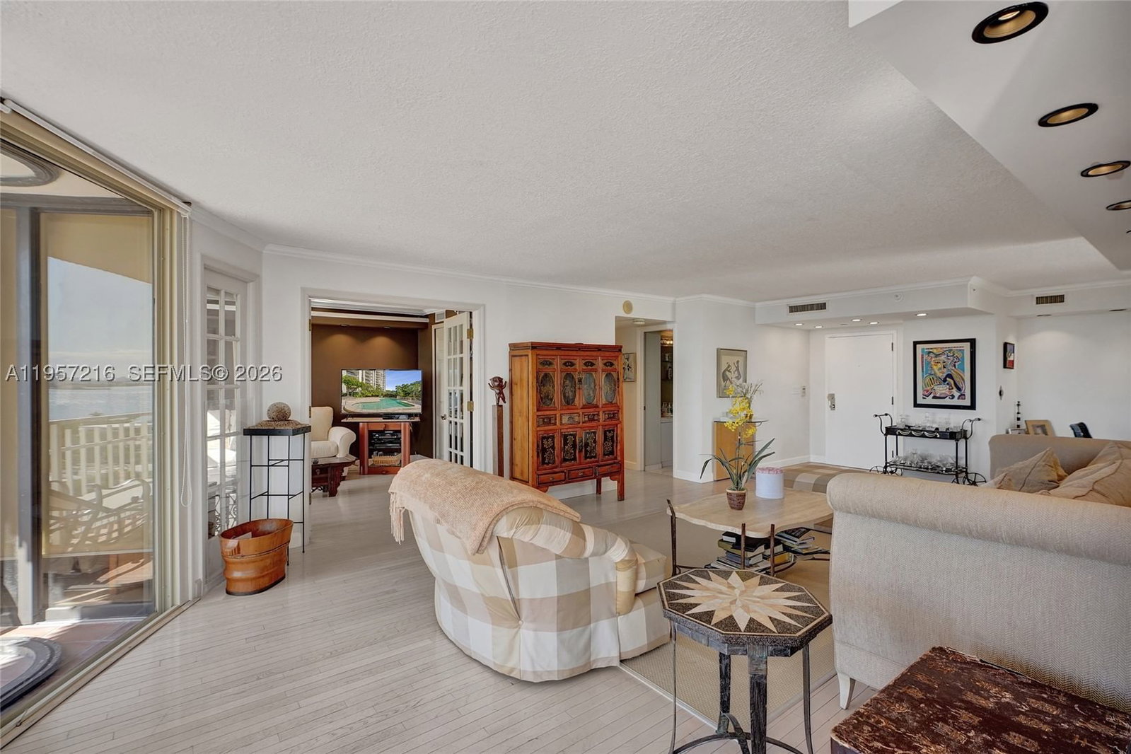 Real estate property located at 1000 Quayside Ter #1402, Miami-dade, Towers Of Quayside Condo, Miami, FL