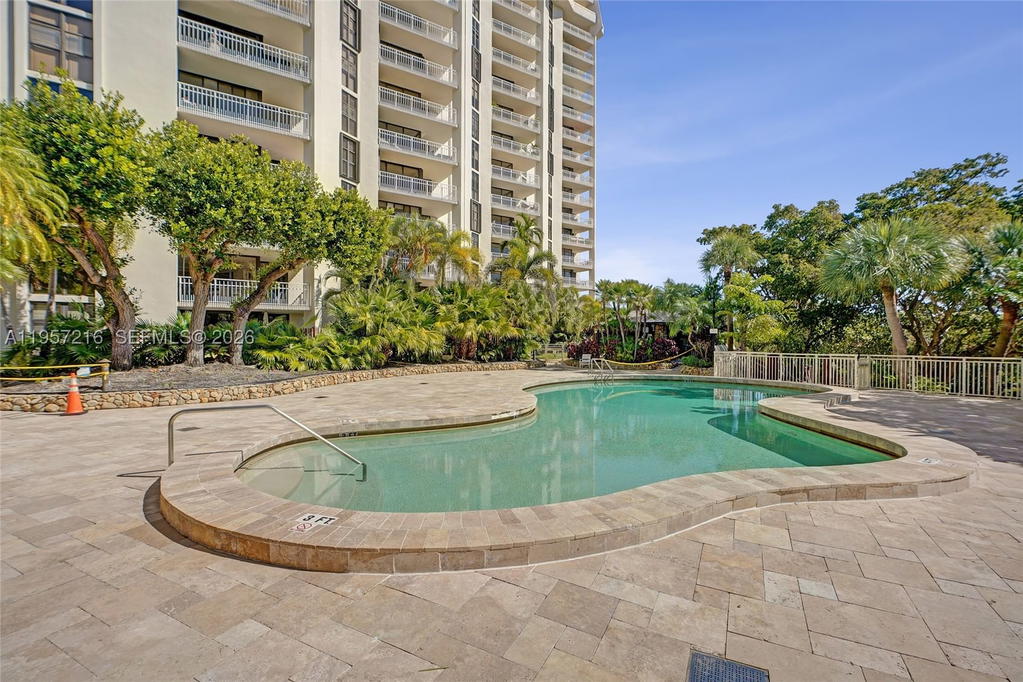 Real estate property located at 1000 Quayside Ter #1402, Miami-dade, Towers Of Quayside Condo, Miami, FL