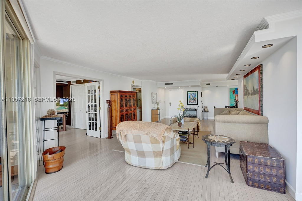 Real estate property located at 1000 Quayside Ter #1402, Miami-dade, Towers Of Quayside Condo, Miami, FL