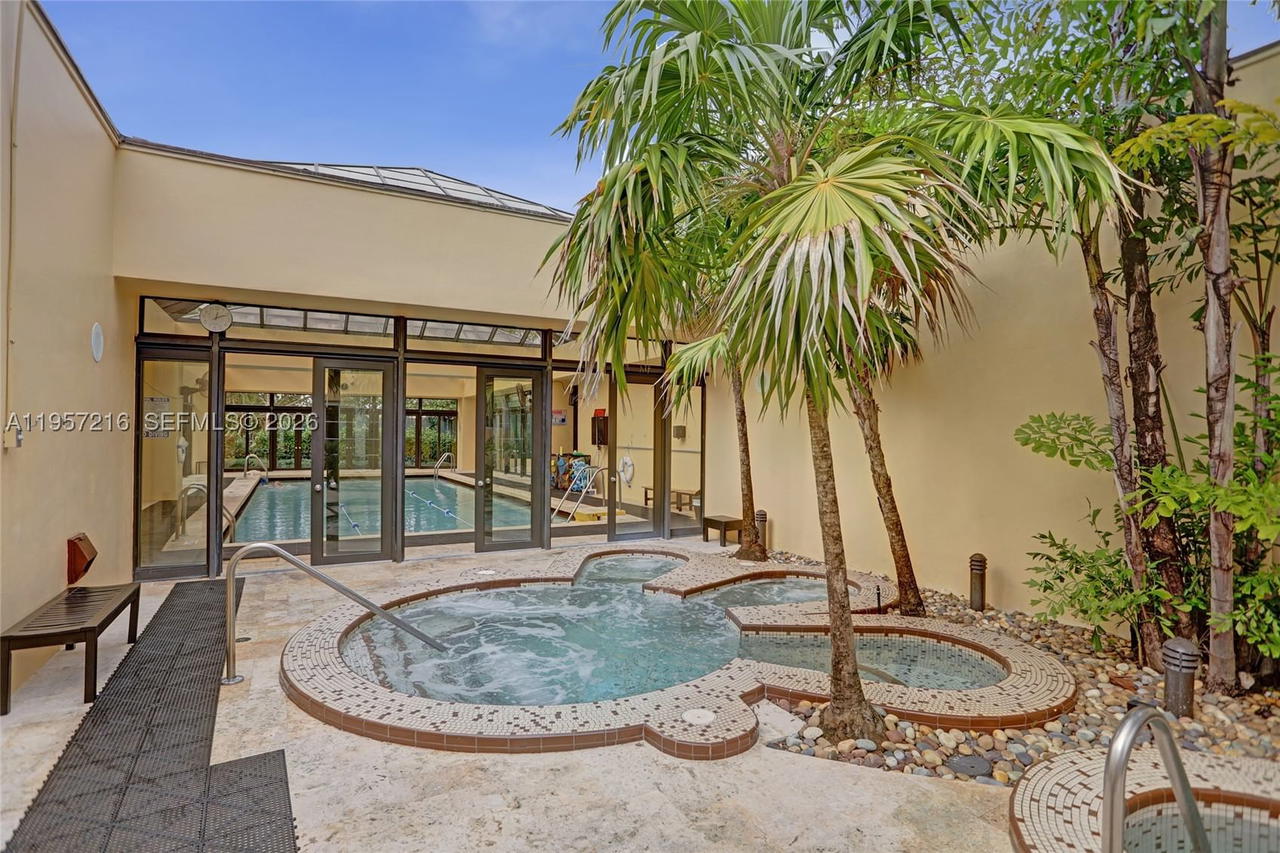 Real estate property located at 1000 Quayside Ter #1402, Miami-dade, Towers Of Quayside Condo, Miami, FL