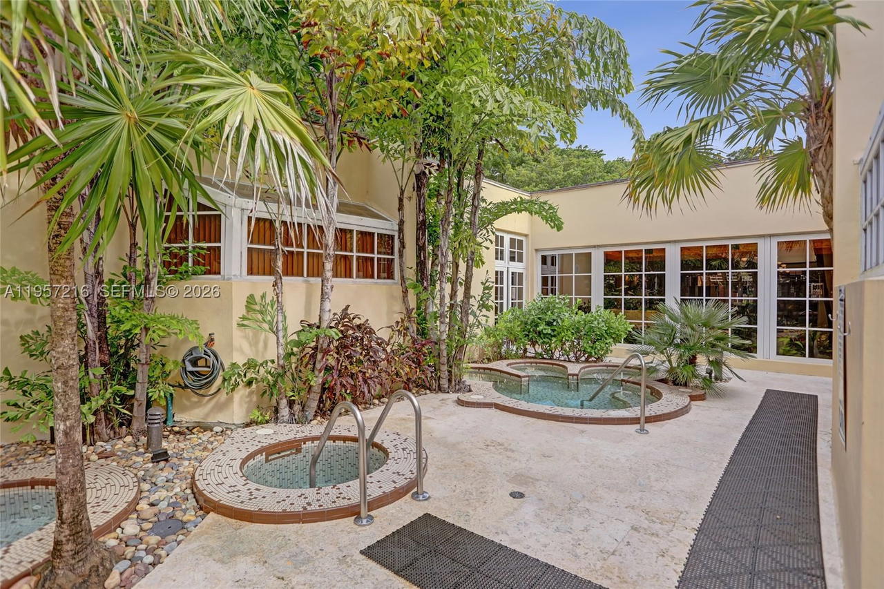 Real estate property located at 1000 Quayside Ter #1402, Miami-dade, Towers Of Quayside Condo, Miami, FL