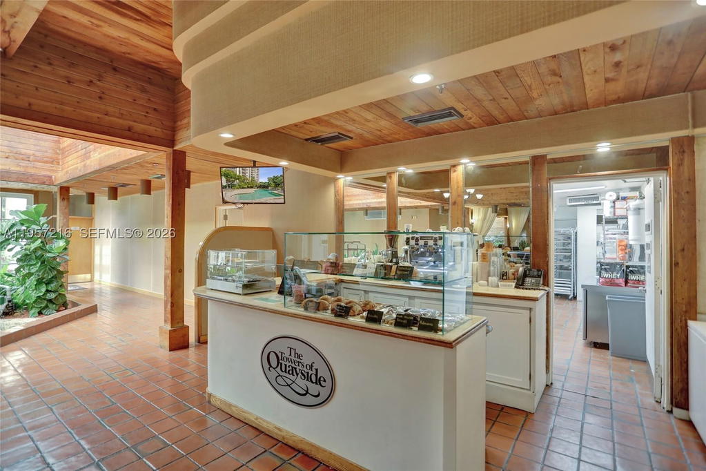 Real estate property located at 1000 Quayside Ter #1402, Miami-dade, Towers Of Quayside Condo, Miami, FL