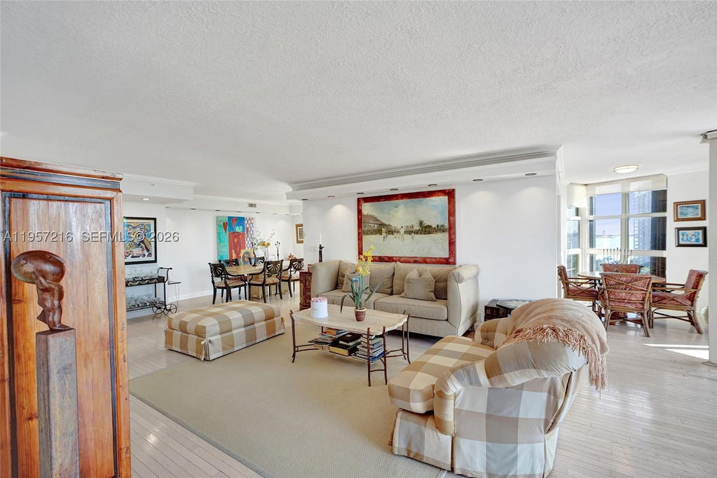 Real estate property located at 1000 Quayside Ter #1402, Miami-dade, Towers Of Quayside Condo, Miami, FL