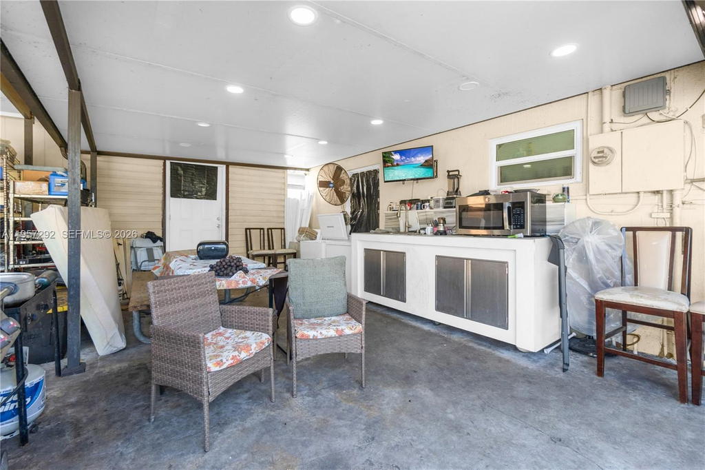 Real estate property located at 905 Atlantic Ave, Miami-dade, Opa Locka Pl No 3, Opa Locka, FL