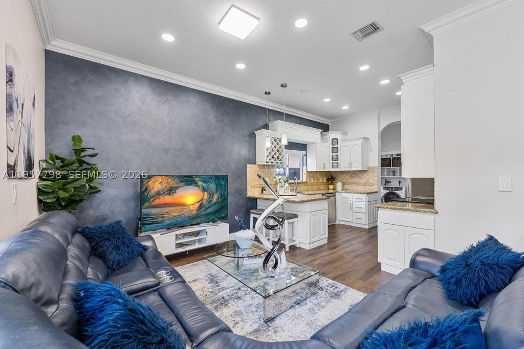 Real estate property located at 14200 160th Ct, Miami-dade, Fantasy Reef, Miami, FL