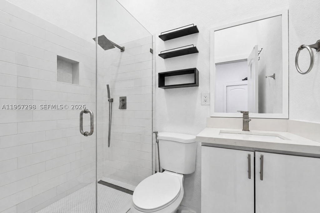 Real estate property located at 14200 160th Ct, Miami-dade, Fantasy Reef, Miami, FL