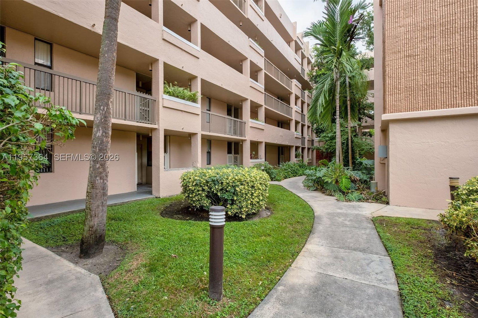 Real estate property located at 6800 Cypress Rd #501, Broward, Royal Palm At Plantation, Plantation, FL