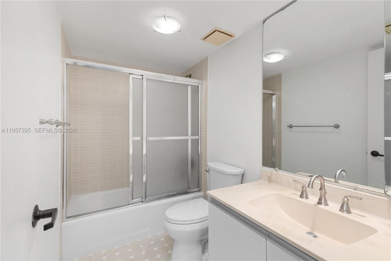 Real estate property located at 520 Brickell Key Dr A619, Miami-dade, Brickell Key One Condo, Miami, FL