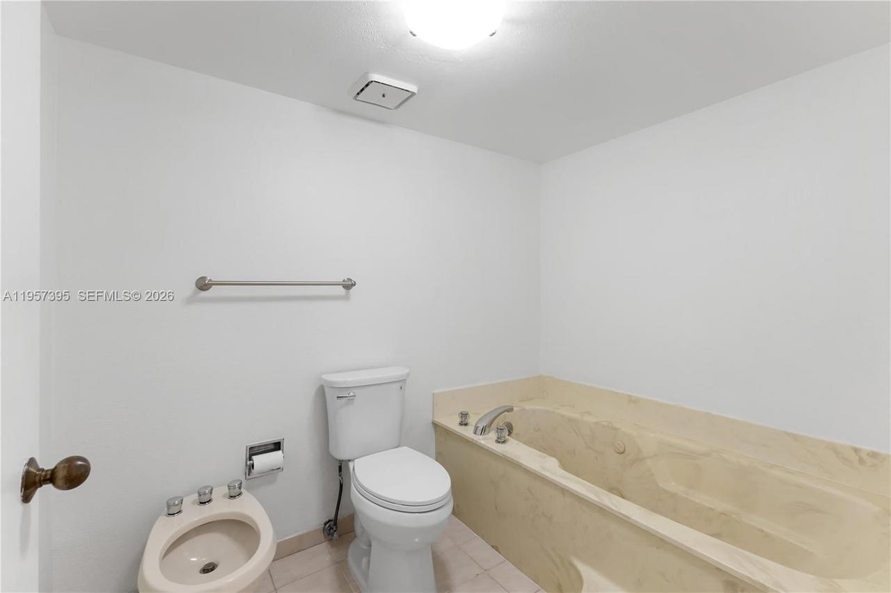Real estate property located at 520 Brickell Key Dr A619, Miami-dade, Brickell Key One Condo, Miami, FL