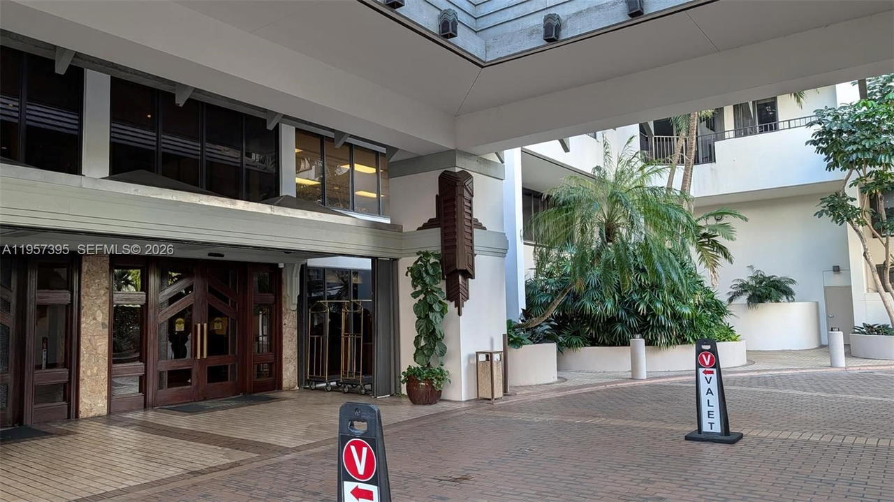 Real estate property located at 520 Brickell Key Dr A619, Miami-dade, Brickell Key One Condo, Miami, FL