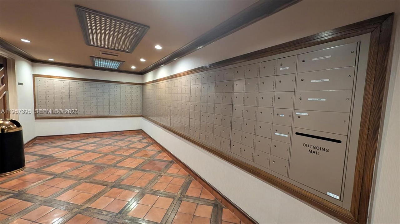 Real estate property located at 520 Brickell Key Dr A619, Miami-dade, Brickell Key One Condo, Miami, FL