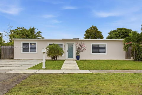 Real estate property located at 941 16th Pl, Miami-dade, Sun-tan Village Sec 2, Hialeah, FL