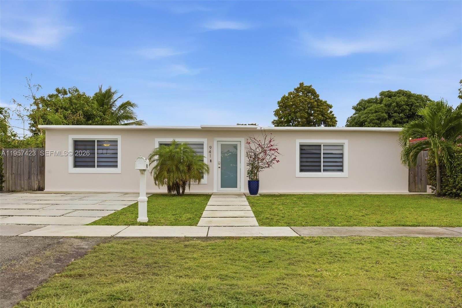 Real estate property located at 941 16th Pl, Miami-dade, Sun-tan Village Sec 2, Hialeah, FL