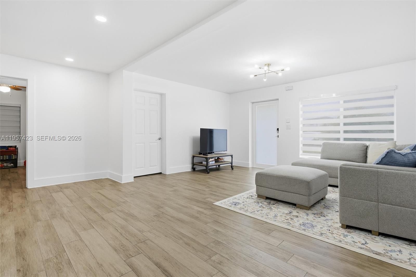 Real estate property located at 941 16th Pl, Miami-dade, Sun-tan Village Sec 2, Hialeah, FL