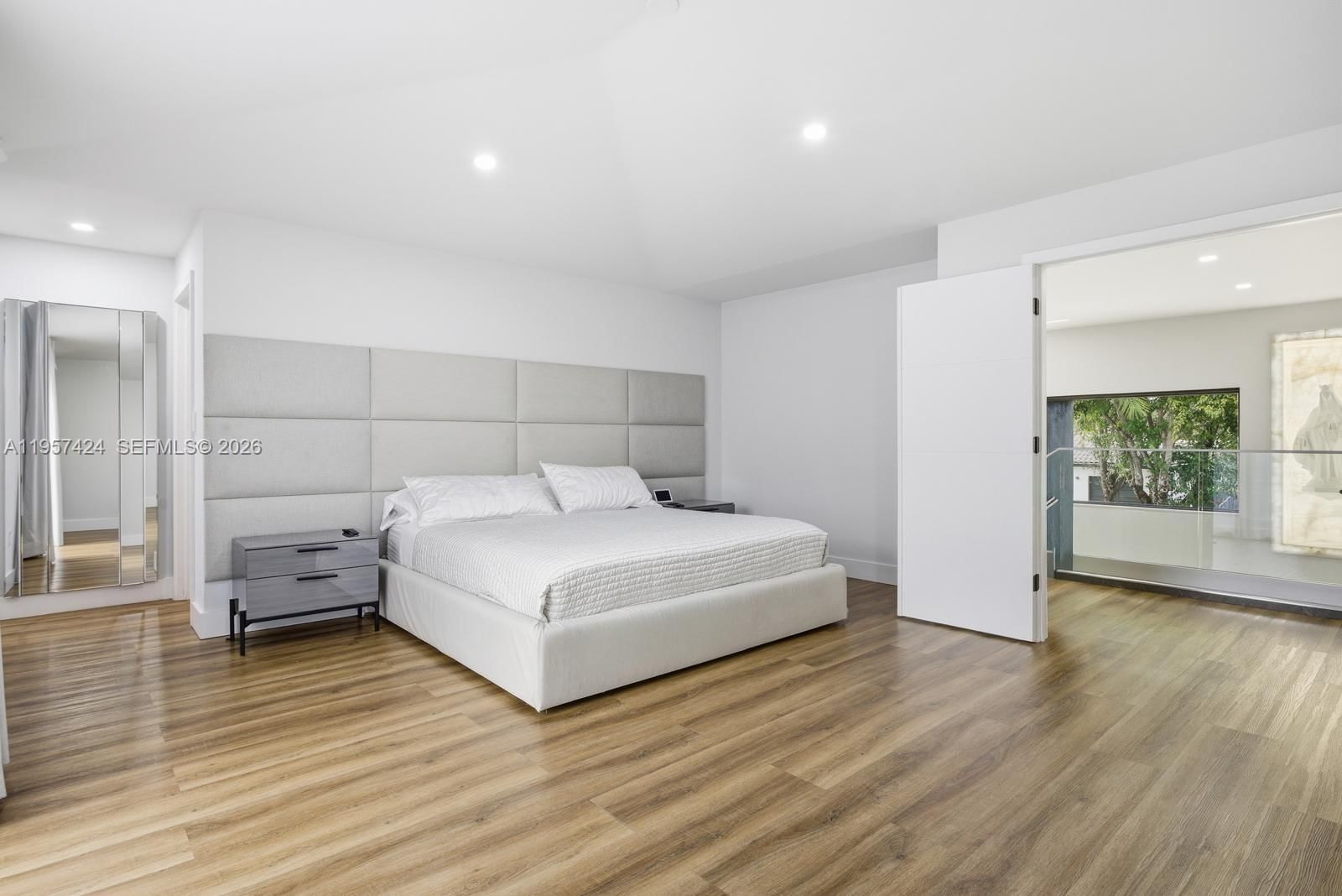 Real estate property located at 9467 54th Doral Cir Ln, Miami-dade, Doral Estates, Doral, FL