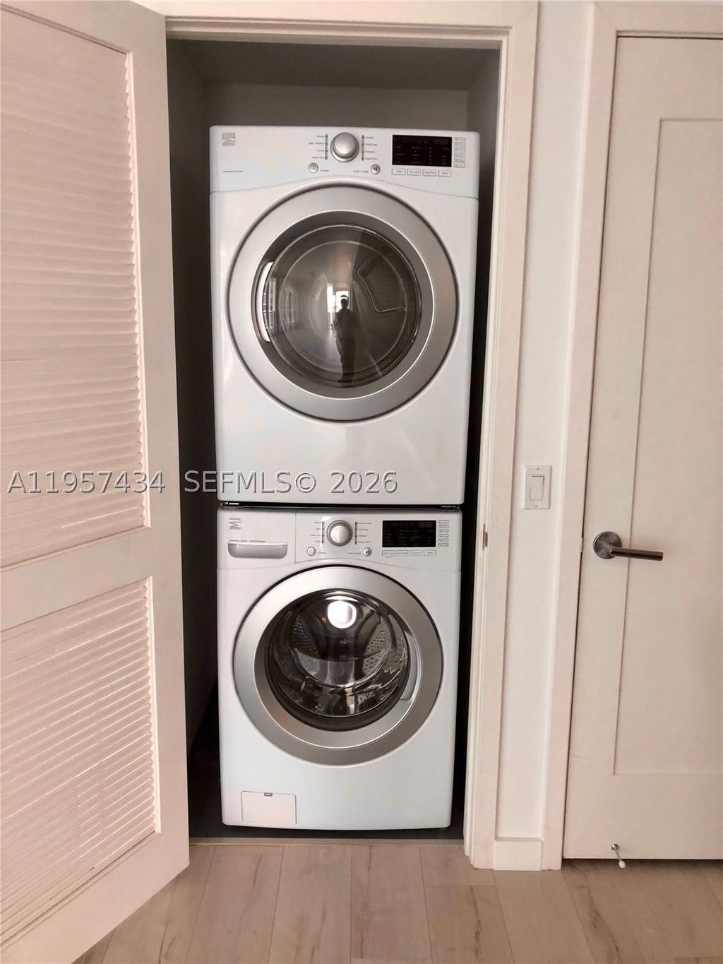 Real estate property located at 601 27TH ST #801, Miami-dade, The Crimson Condominium, Miami, FL