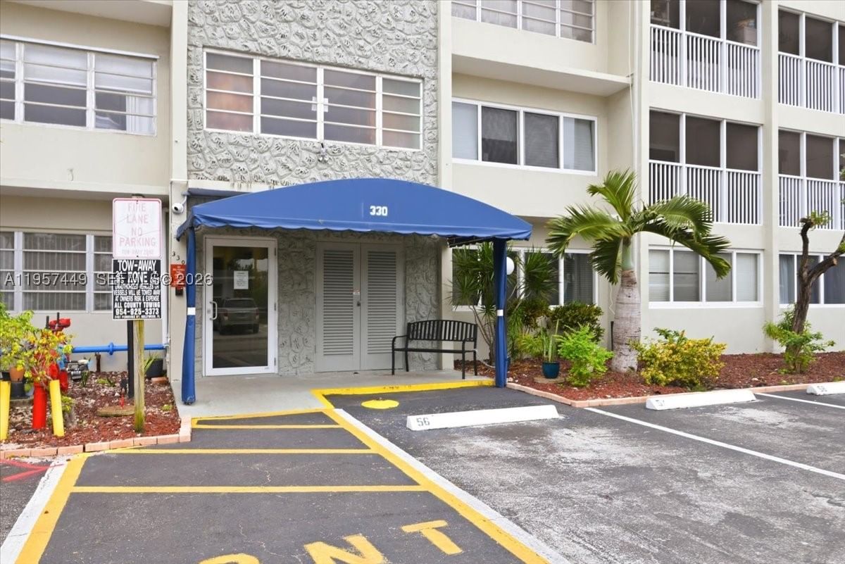 Real estate property located at 330 2nd St #501G, Broward, Third Gulfstream Garden, Hallandale Beach, FL