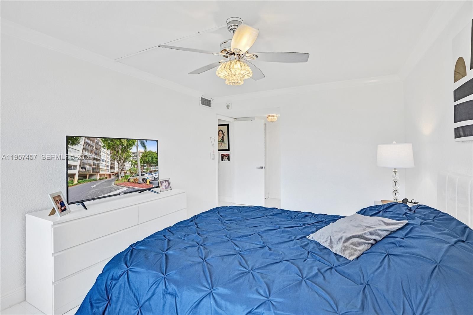 Real estate property located at 1400 Saint Charles Pl #204, Broward, Park Place Condominium No, Pembroke Pines, FL