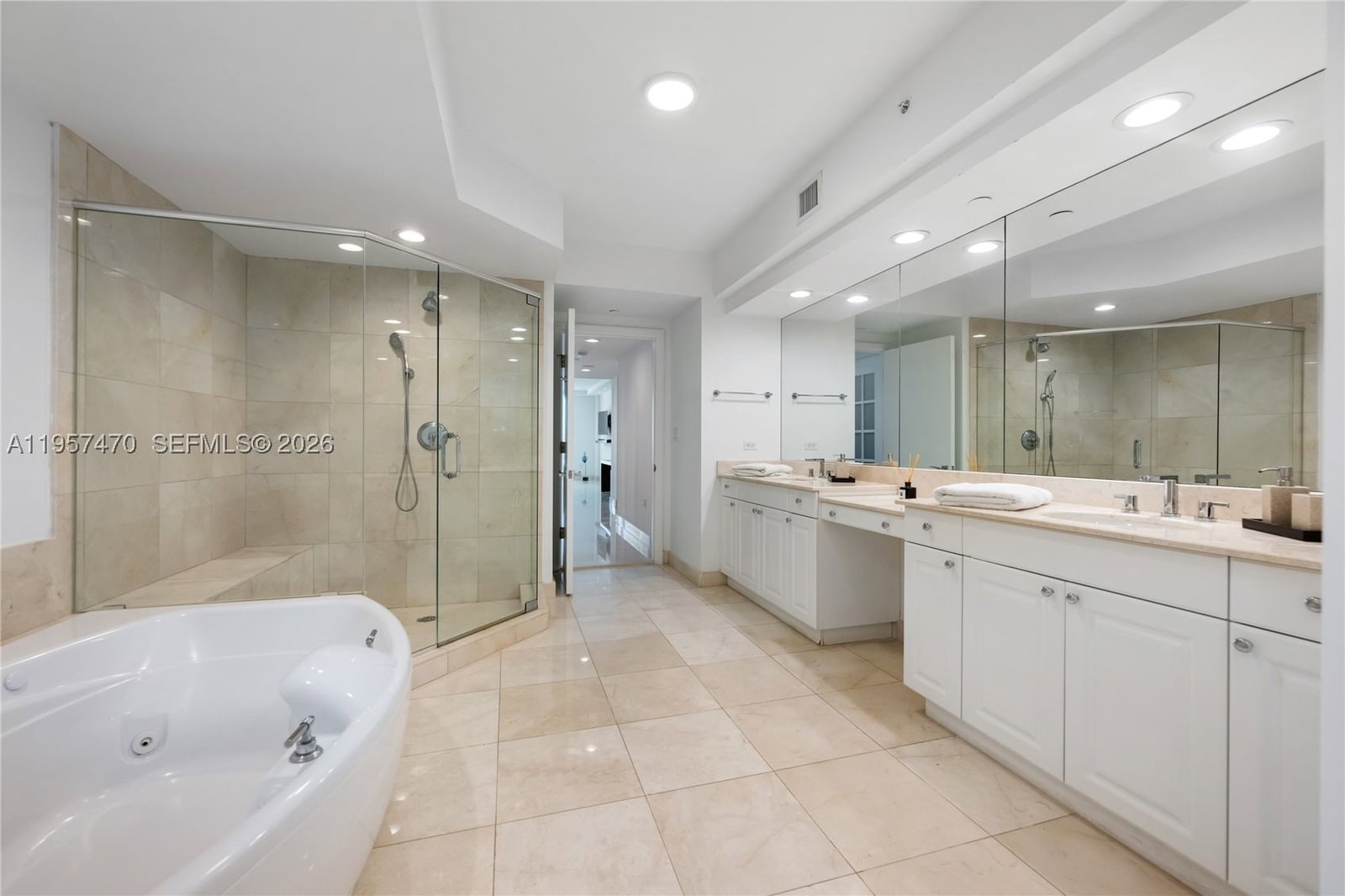 Real estate property located at 3201 183rd St #2906, Miami-dade, The Peninsula Condo, Aventura, FL