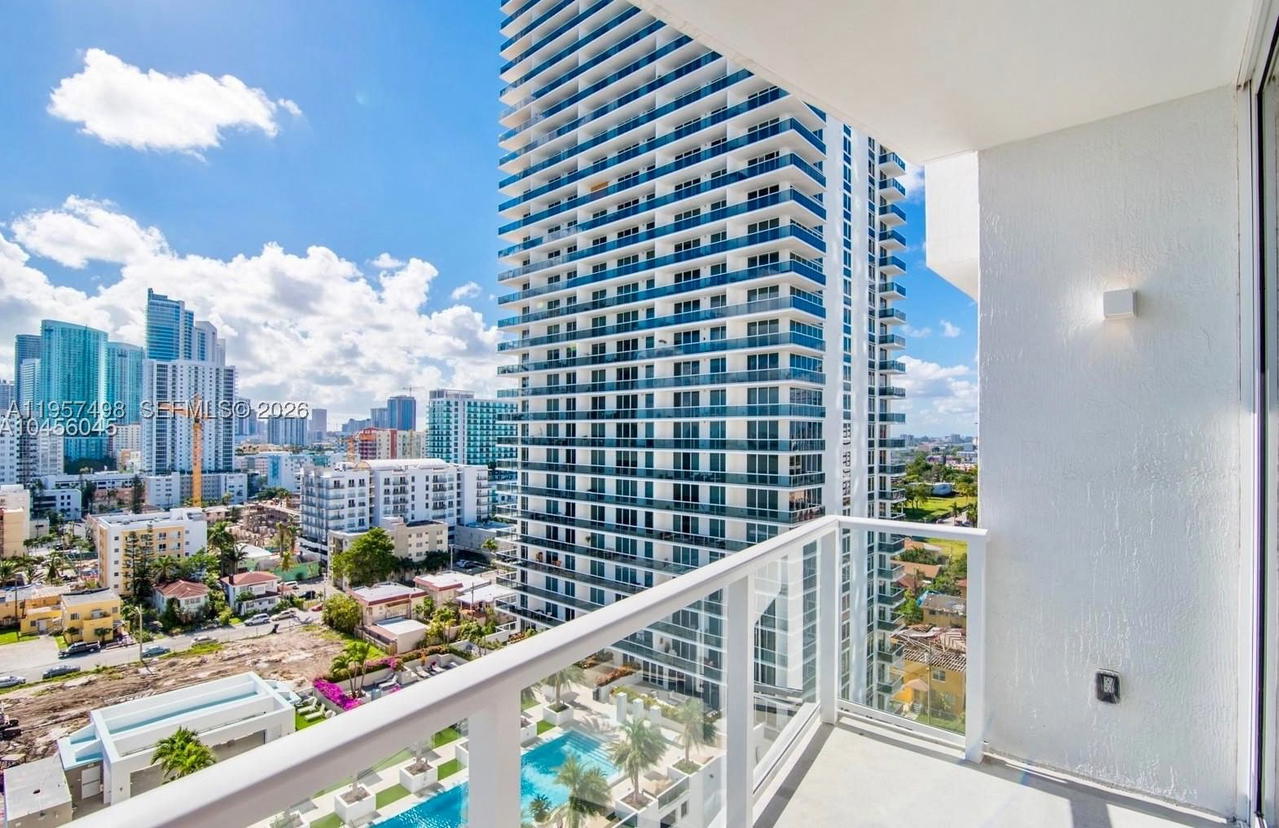 Real estate property located at 601 27TH ST #1706, Miami-dade, The Crimson Condominium, Miami, FL