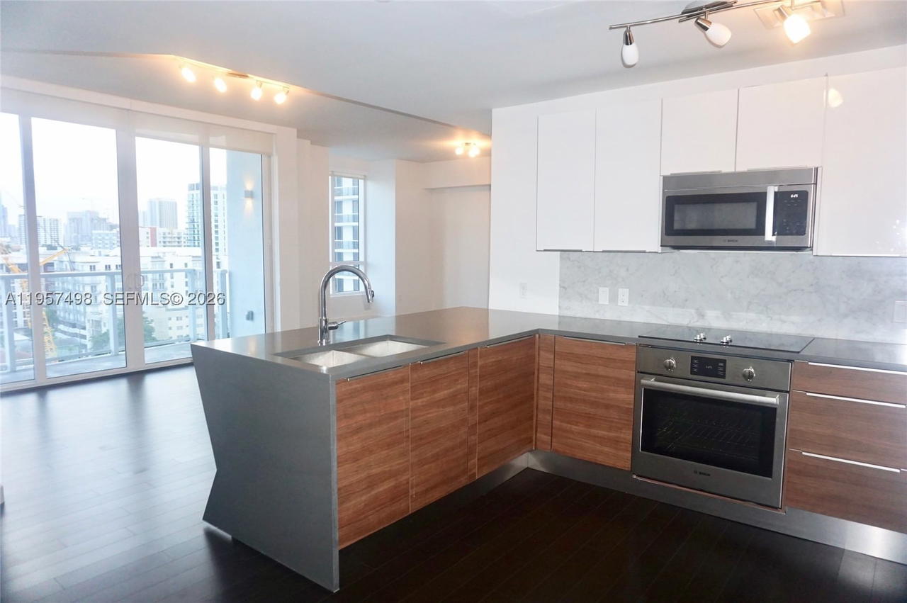 Real estate property located at 601 27TH ST #1706, Miami-dade, The Crimson Condominium, Miami, FL