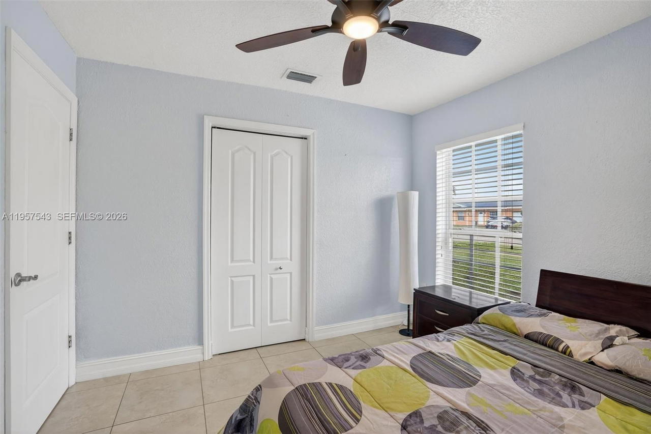 Real estate property located at 3427 196th Ln, Miami-dade, Leslie Estates Sec 12, Miami Gardens, FL