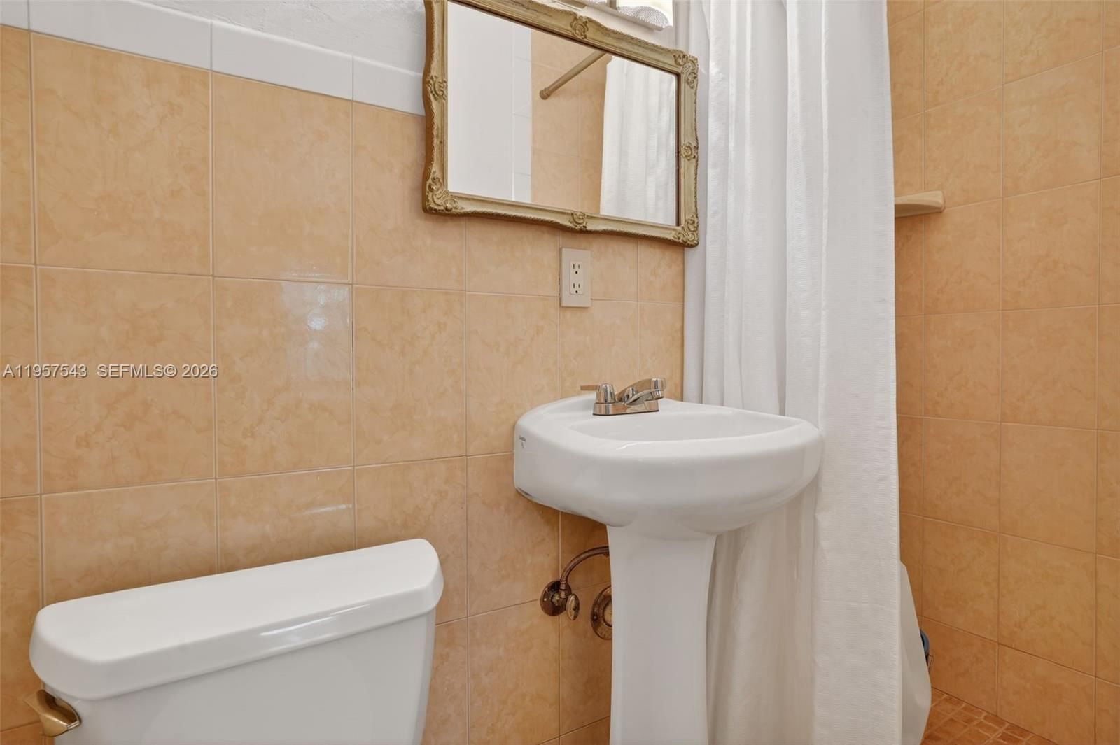 Real estate property located at 3427 196th Ln, Miami-dade, Leslie Estates Sec 12, Miami Gardens, FL