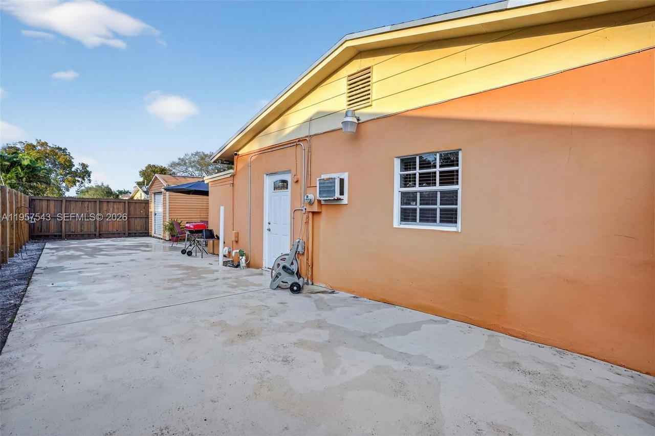 Real estate property located at 3427 196th Ln, Miami-dade, Leslie Estates Sec 12, Miami Gardens, FL