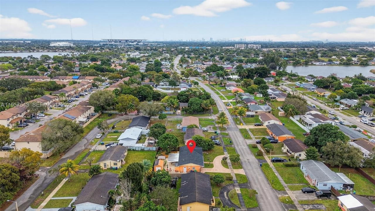 Real estate property located at 3427 196th Ln, Miami-dade, Leslie Estates Sec 12, Miami Gardens, FL