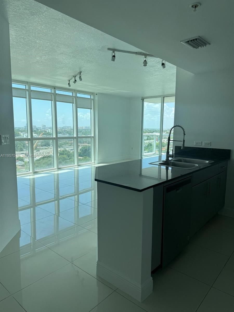 Real estate property located at 1871 S River Dr #1503, Miami-dade, Terrazas Riverpark Villag, Miami, FL