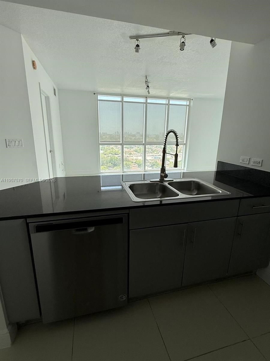 Real estate property located at 1871 S River Dr #1503, Miami-dade, Terrazas Riverpark Villag, Miami, FL
