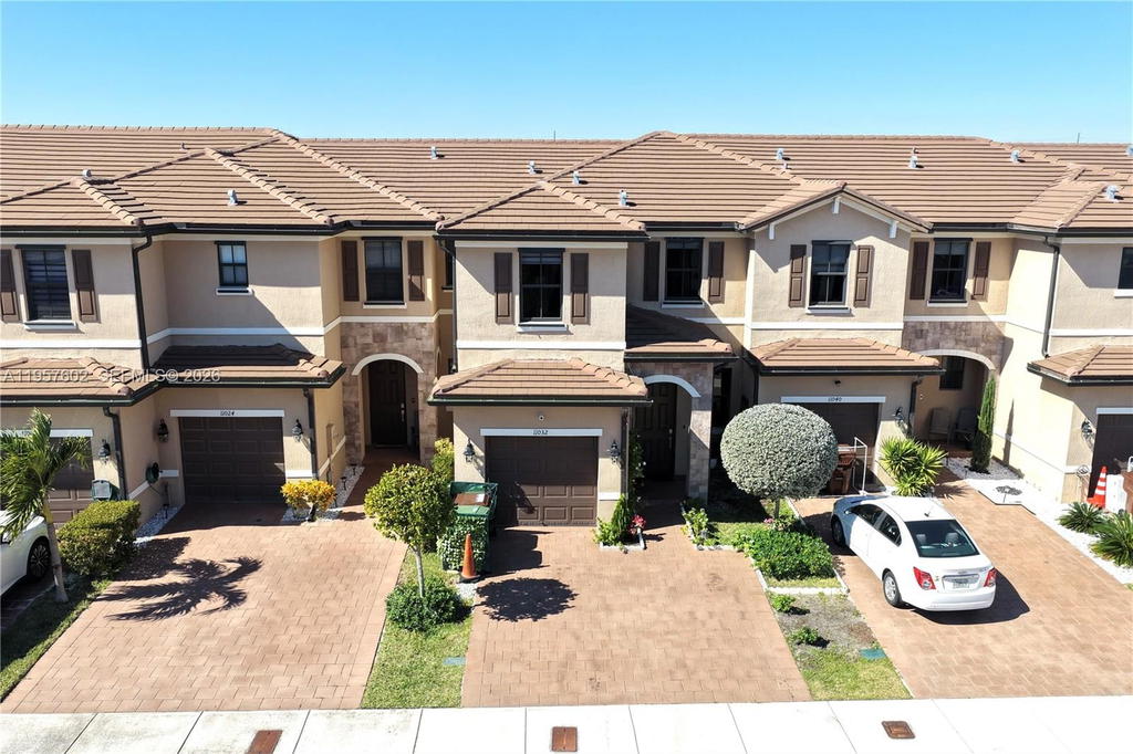 Real estate property located at 11032 33rd Way, Miami-dade, Aquabella North Replat, Hialeah, FL