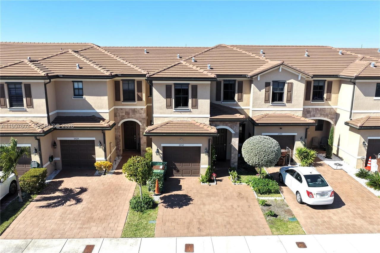 Real estate property located at 11032 33rd Way, Miami-dade, Aquabella North Replat, Hialeah, FL