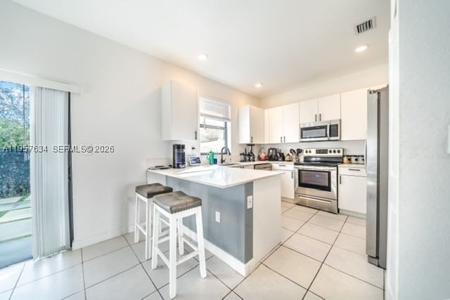 Real estate property located at 492 203rd Ter, Miami-dade, Vista Lago, Miami Gardens, FL