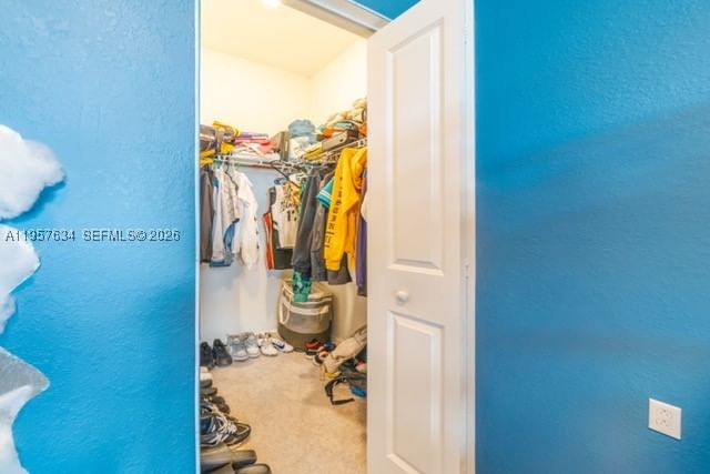 Real estate property located at 492 203rd Ter, Miami-dade, Vista Lago, Miami Gardens, FL