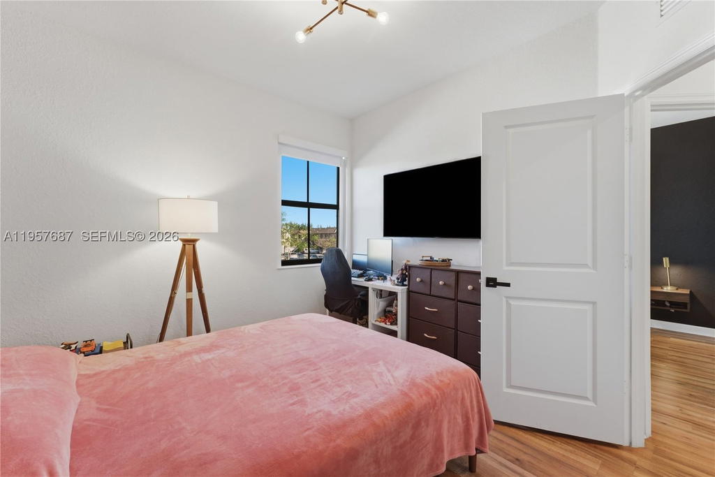 Real estate property located at 11456 33rd Way, Miami-dade, Aquabella North, Hialeah, FL
