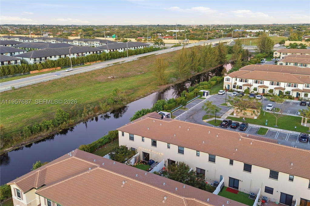 Real estate property located at 11456 33rd Way, Miami-dade, Aquabella North, Hialeah, FL