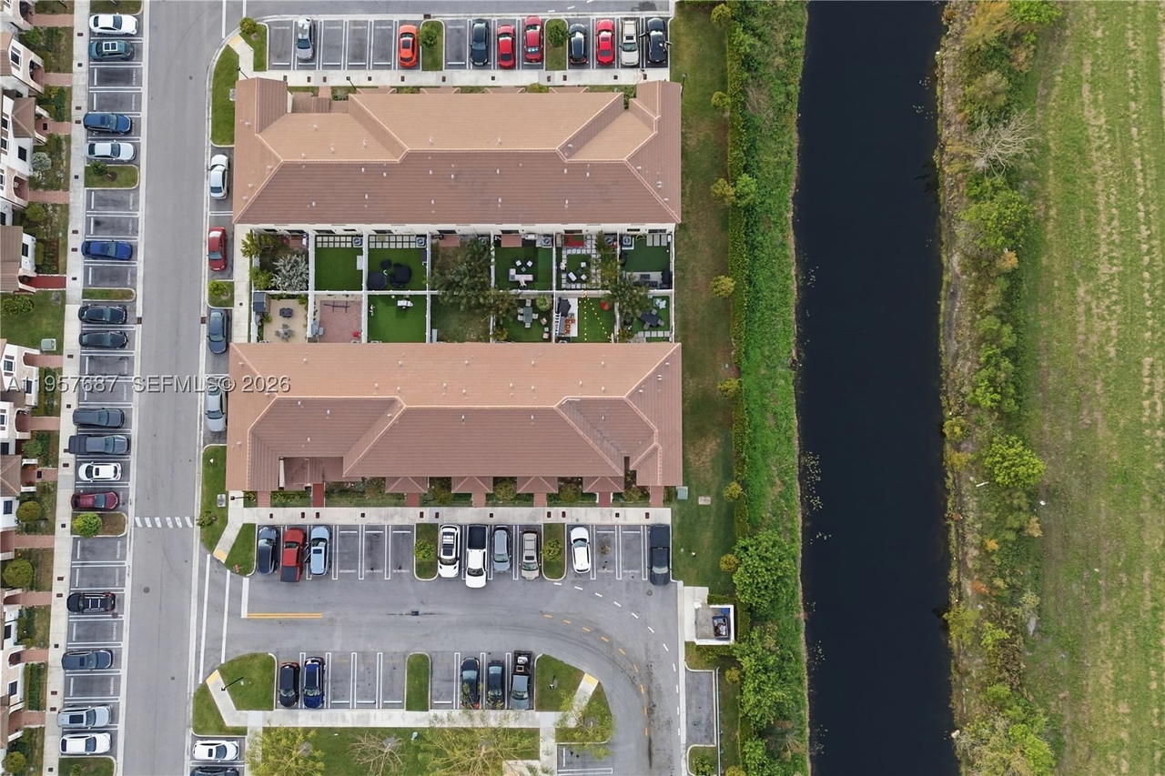 Real estate property located at 11456 33rd Way, Miami-dade, Aquabella North, Hialeah, FL