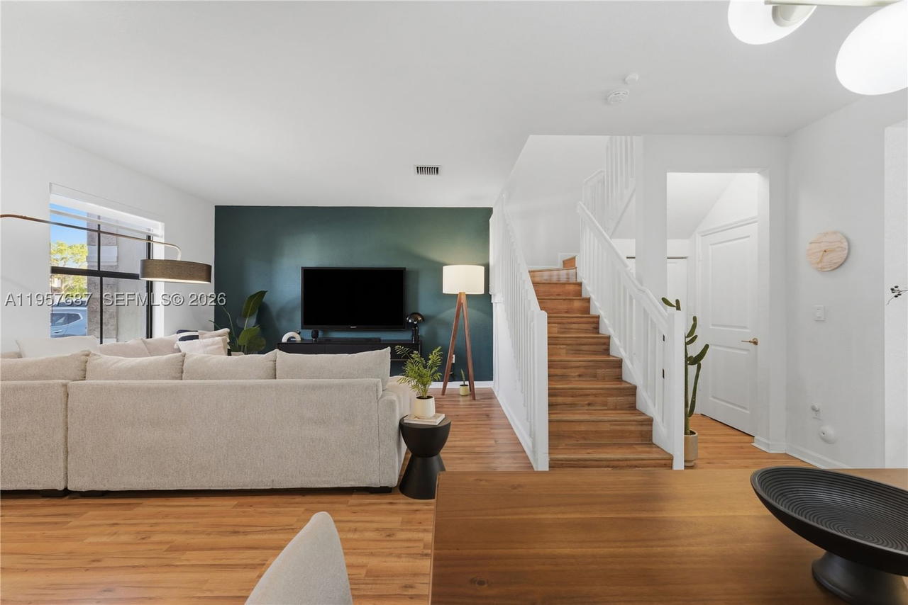 Real estate property located at 11456 33rd Way, Miami-dade, Aquabella North, Hialeah, FL