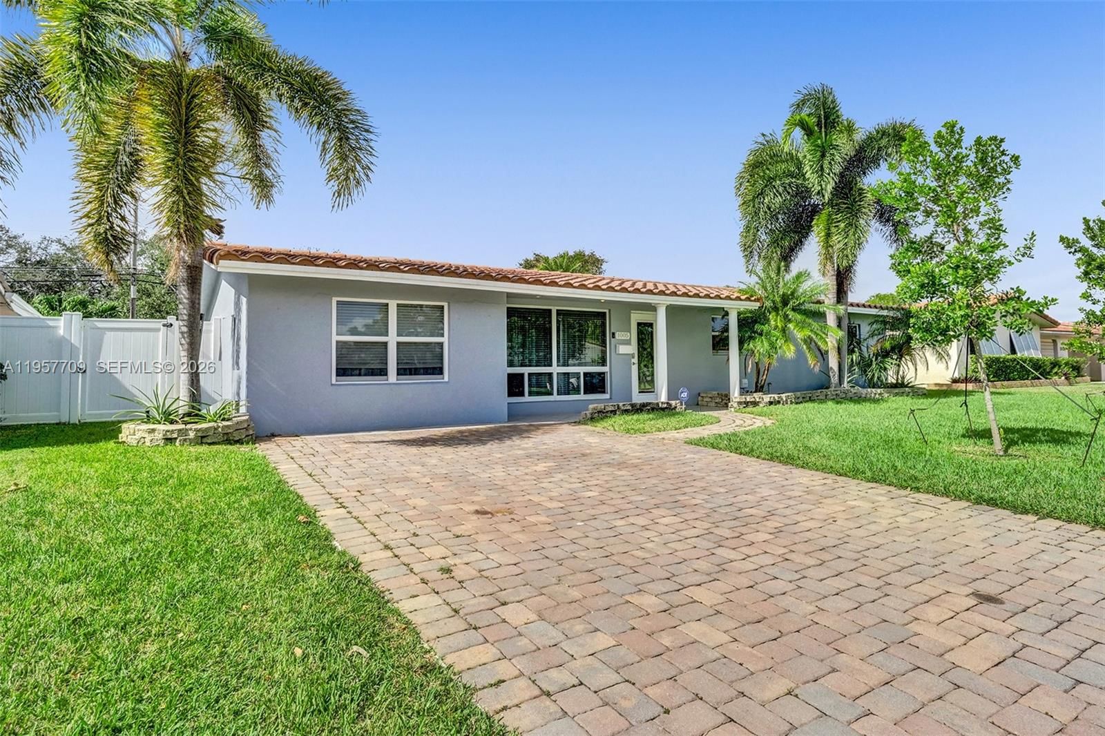 Real estate property located at 1005 9th Ave, Broward, Lois Lane, Deerfield Beach, FL