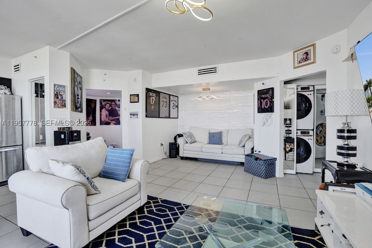 Real estate property located at 1330 West Ave #1811, Miami-dade, The Waverly At South Beac, Miami Beach, FL