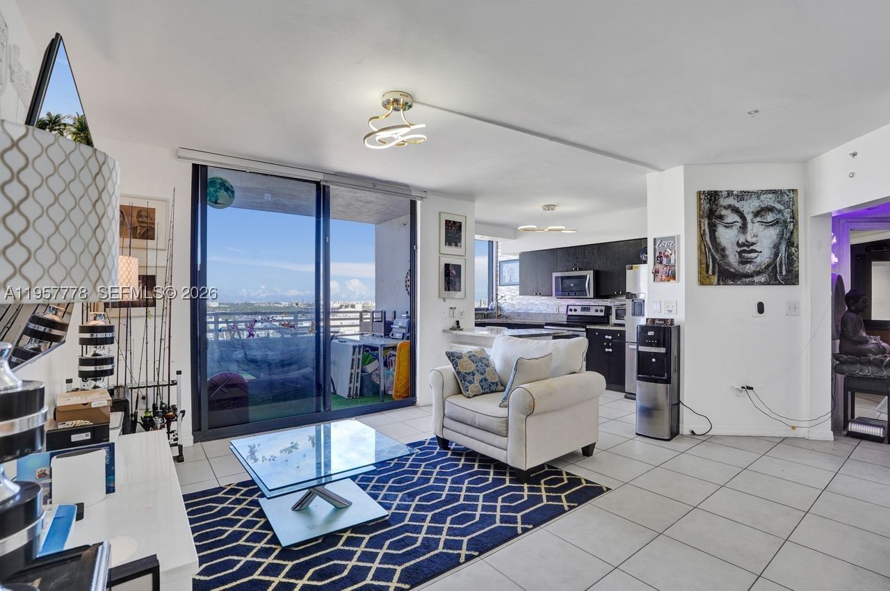Real estate property located at 1330 West Ave #1811, Miami-dade, The Waverly At South Beac, Miami Beach, FL