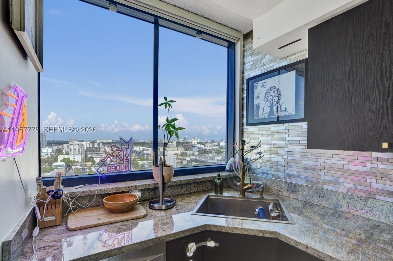 Real estate property located at 1330 West Ave #1811, Miami-dade, The Waverly At South Beac, Miami Beach, FL